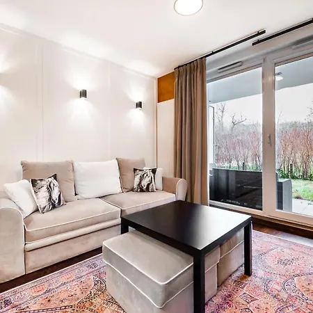 Wola Luxury Wooden * Warsaw