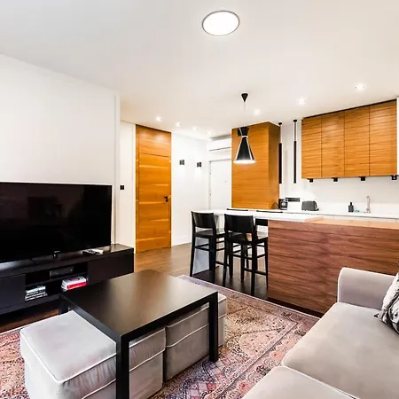 Апартаменты Wola Luxury Wooden By Bookinghost