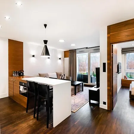 Wola Luxury Wooden Apartment