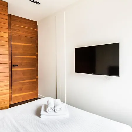 Wola Luxury Wooden Apartment