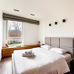 Apartman Wola Luxury Wooden By Bookinghost